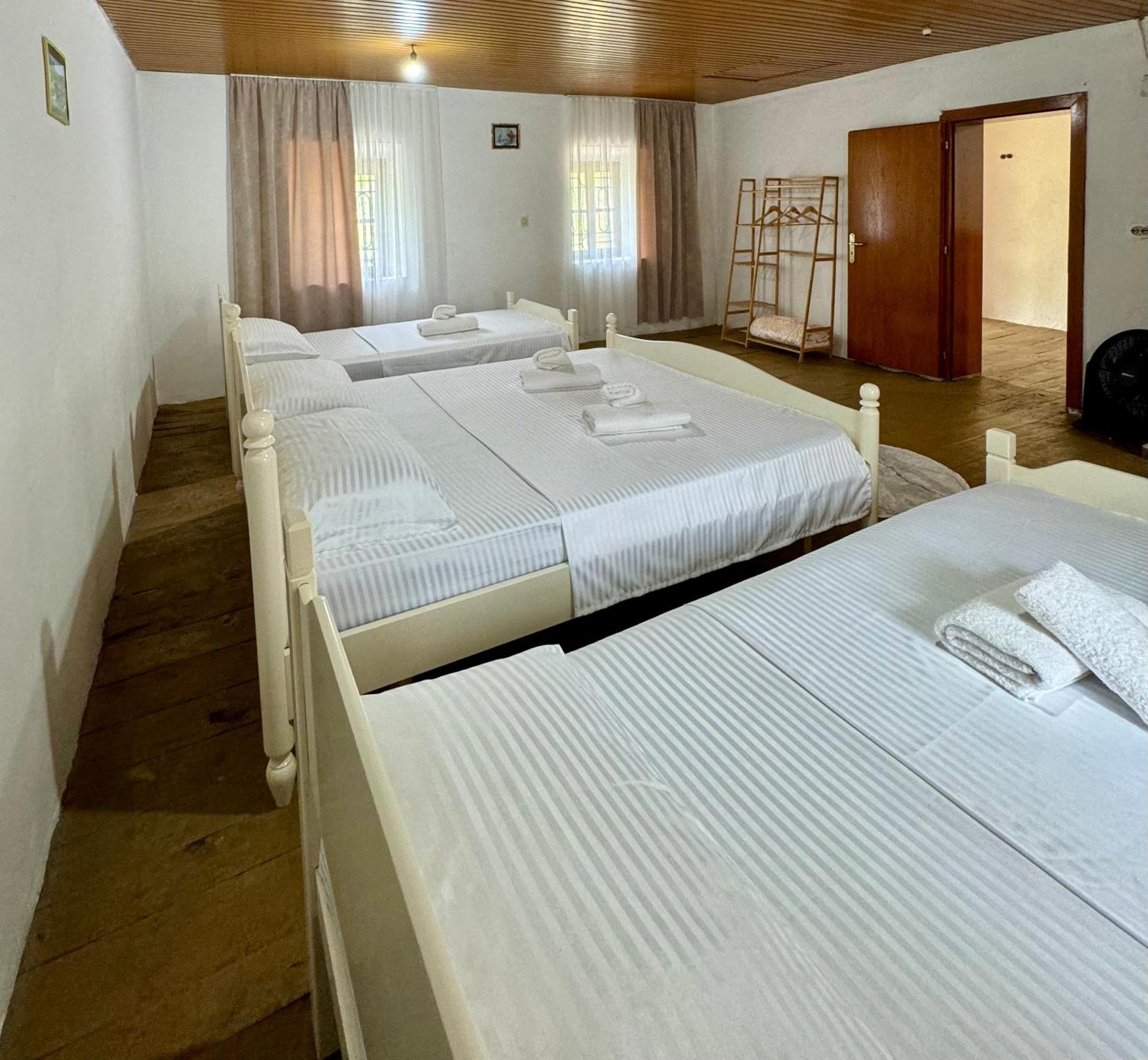 Guest House Noku Koman Екстер'єр фото