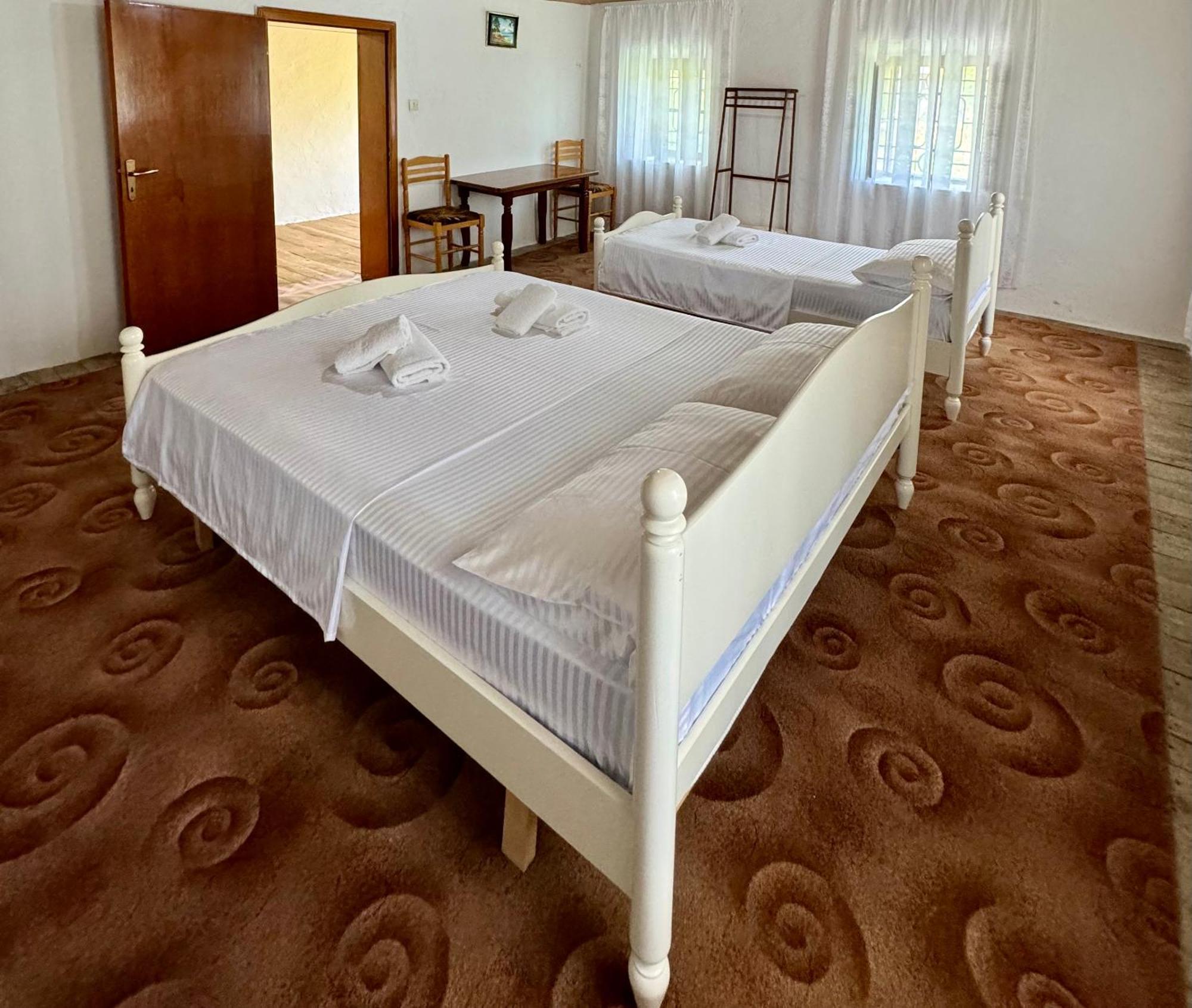 Guest House Noku Koman Екстер'єр фото